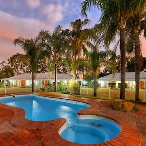 Great Western Motor 4* Chinchilla